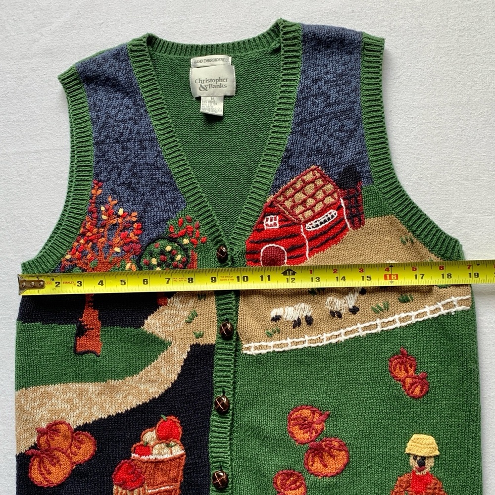 Vintage Hand Embroidered Apples Pumpkins Sheep Farm Scene Fall Sweater Vest M - Picture 8 of 11